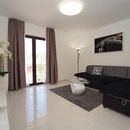 Apartment Tessa Vela Luka