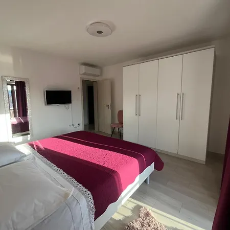 Tessa Apartment *